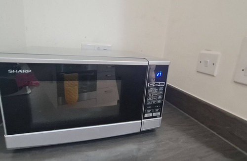 Iver House | Room 6 in Loft - approx 1 min walk from Iver station - Single bed