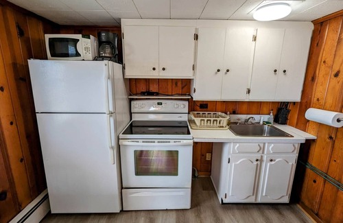 Lewiston Apartment | Room 9 Kitchenette - Riverside Motel - 1 Queen, 1 Sofa bed