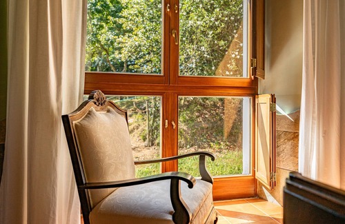 Mondonedo Apartment | Room A Penela in Mondoñedo with terrace, shared garden, and Wi-Fi