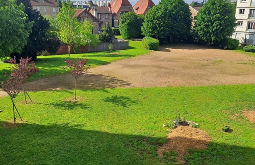 Thiais Apartment | Room at 7 minute areport d'orly