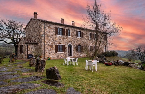 Catabbio Apartment | Room 'Blu' with Shared Pool and Shared Garden