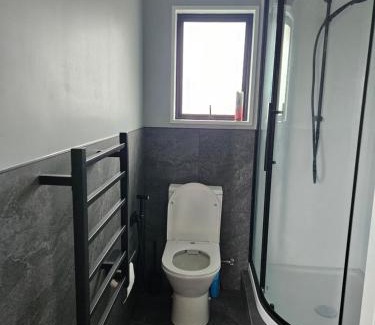 Christchurch House | Room by the golf course with ensuite an Spa