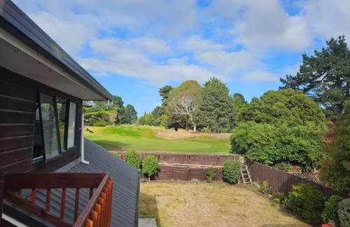 Christchurch House | Room by the golf course with ensuite an Spa