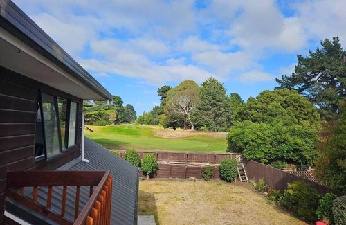Christchurch House | Room by the golf course with ensuite and spa
