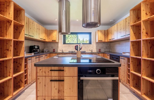 Faverges-Seythenex Apartment | Room 'Chambre D' with Mountain View, Shared Terrace and Wi-Fi