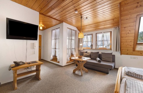 Ehlenbogen Apartment | Room 'Doppelzimmer 10' with Mountain View, Shared Terrace and Wi-Fi