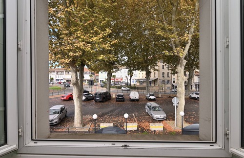 Salies-du-Salat Apartment | Room 'Double Room' with Shared Terrace, Wi-Fi and Air Conditioning