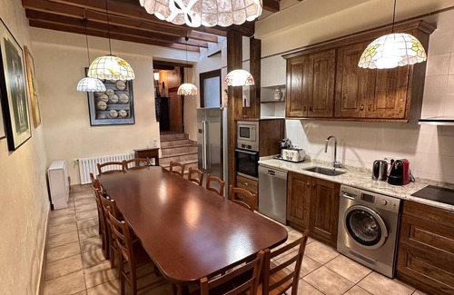 Lerin Apartment | Room 'El Mochuelo' with Mountain View, Wi-Fi and Air Conditioning