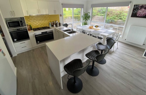 Fyansford House | ROOM for Rent: 15mins to Geelong CBD/Waterfront /Deakin Uni(Waurn Ponds).