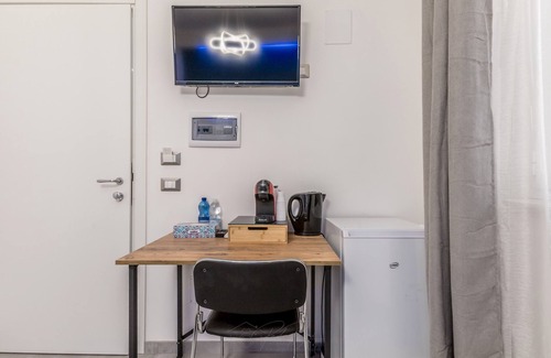 Quartiere XXII Collatino Apartment | Room 'Gordiani Guest House - Green' with Balcony, Wi-Fi and Air Conditioning