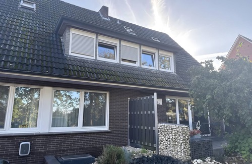 Lingen Apartment | Room 'Haus Erika 2' with Shared Terrace and Wi-Fi