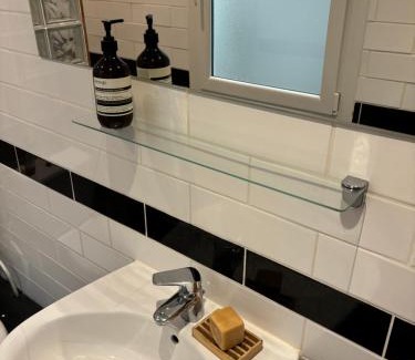 1st Arrondissement House | Room in Apartment in Palais Longchamp, Marseille