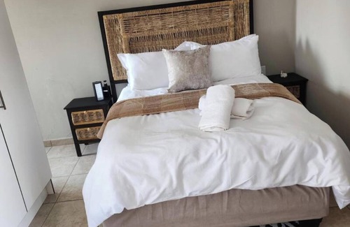 Govan Mbeki House | Room in B&B - Khutsong Apartmentss