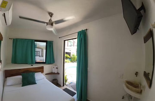 Bacalar Bed & Breakfast | Room in front of the pool + Breakfast -Bacalar
