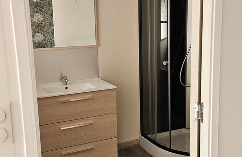 Maine-de-Boixe Bed & Breakfast | Room in the heart of a stable, wake up to horses and animals!