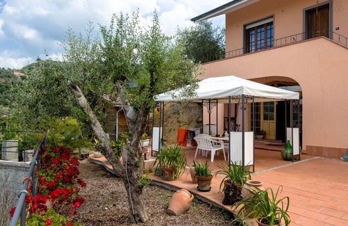 Cogorno Villa | Room in Villa - Room on the Hill With Garden and sea View