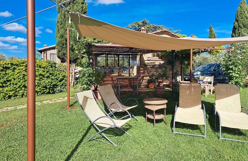 San Pietro in Bossolo Apartment | Room 'La Rocca Chianti Hospitality' with shared pool, shared garden and Wi-Fi