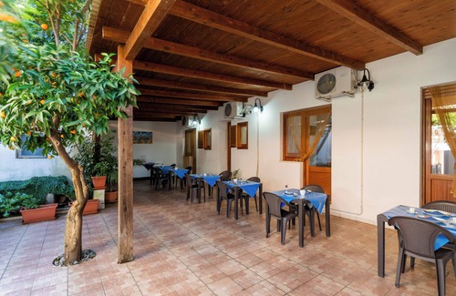 Presicce Apartment | Room 'La Saracina - Camera 3' with Shared Terrace, Wi-Fi and Air Conditioning