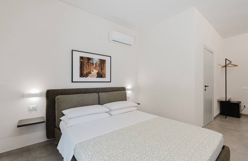 Marsala House | Room 'Libeccio' with Shared Garden, Wi-Fi and Air Conditioning