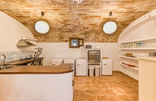 Borrassa Apartment | Room 'Marduix' with Shared Pool, Shared Terrace and Wi-Fi