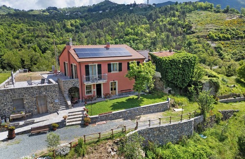 Velva Apartment | Room 'Nuaggi' with Mountain View, Wi-Fi, and Air Conditioning