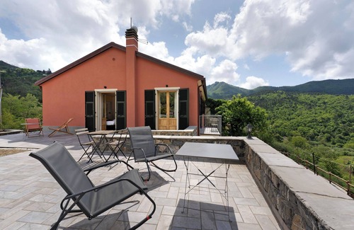 Velva Apartment | Room 'Nuaggi' with Mountain View, Wi-Fi, and Air Conditioning