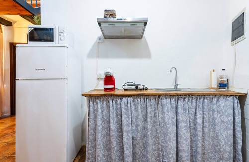 Morella House | Room 'Ovejas' with Shared Terrace and Shared Garden