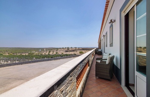 Espirito Santo Apartment | Room 'Quarto Cinzento - Field View - With Patio' with Shared Pool, Wi-Fi and Air Conditioning