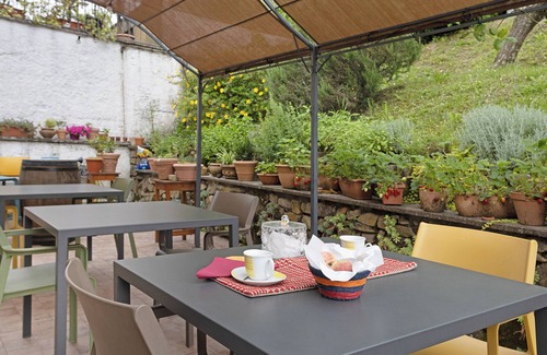 Beverino Apartment | Room 'Vernazza' with Mountain View, Shared Terrace and Air Conditioning