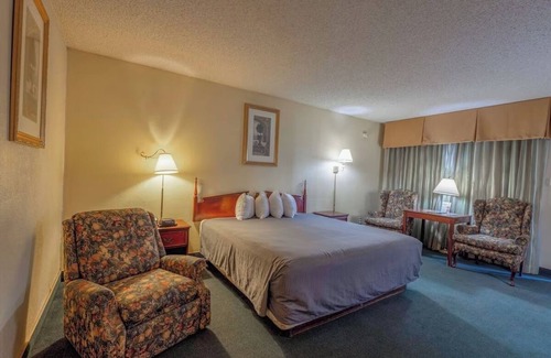 Allison Hotel | Room w/Microwave & Fridge Near Route 66 – Great For Quick Lunch Stops In Gallup