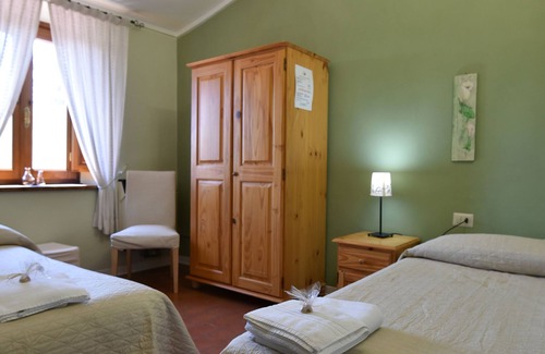 Camporgiano Other | Room with bathroom. The structure can accommodate more guests, but only on request