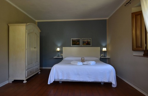 Camporgiano Other | Room with bathroom. The structure can accommodate more guests, but only on request