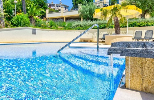 Crikvenica Apartment | Room with outdoor pool and breakfast