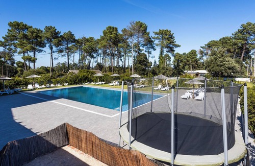 Quintola da Maca Apartment | Room with private bathroom and balcony at Casa das Vinhas in Sesimbra