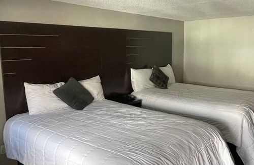 Gatlinburg Hotel | Room with Two Queen Beds