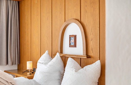 Zell am Ziller House | Room 'Zimmer 3' with Mountain View and Balcony