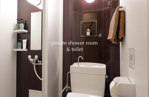 Fuchu Apartment | ROOMs 002 カフェ併設 綺麗なワンルーム 分倍河原駅から徒歩3分