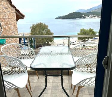 Himare Apartment | Rooms with view