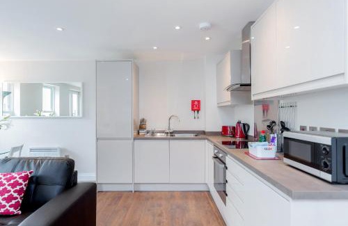 Reigate Apartment | Roomspace Serviced Apartments - Trinity House