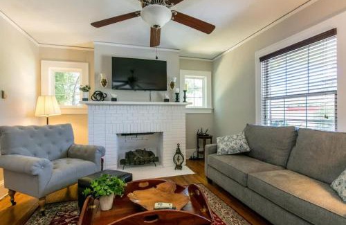 Druid Hills House | Roomy 5BR Bungalow with Backyard, Walk to Downtown