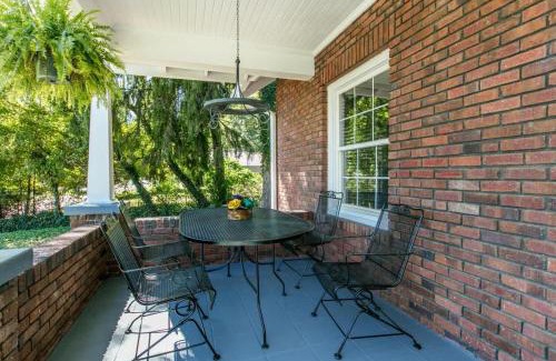 Druid Hills House | Roomy 5BR Bungalow with Backyard, Walk to Downtown