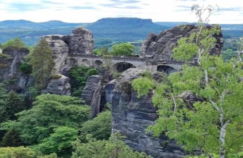 Lichtenhain Apartment | Roomy Apartment in Lichtenhain with Pond