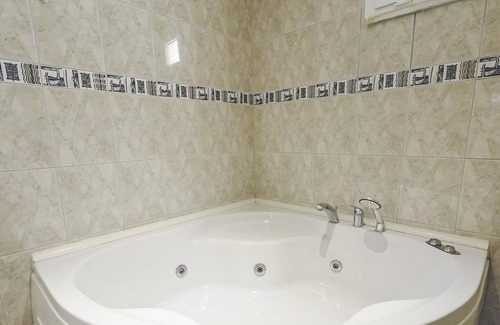 Tosmur Belediyesi Apartment | Roomy Flat With Pool in a Luxury Complex in Alanya