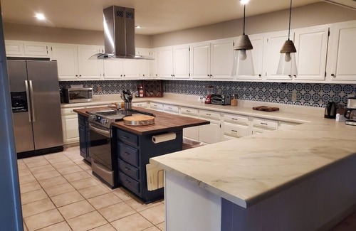 Driftwood House | Roomy ranch home in a rural setting.