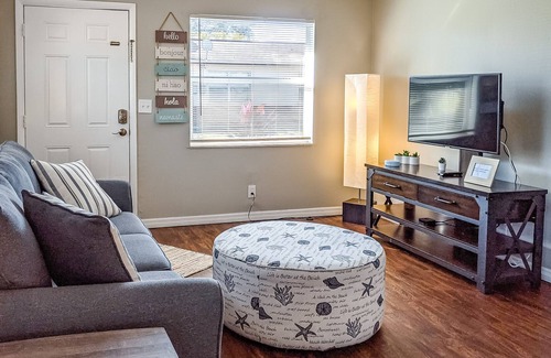 Largo House | Roomy Retreat Near Beach with Two Full Kitchens, Private Patio, and Free WiFi