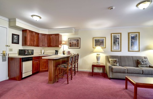 Ballston Spa Hotel | Roosevelt Inn and Suites Saratoga Springs
