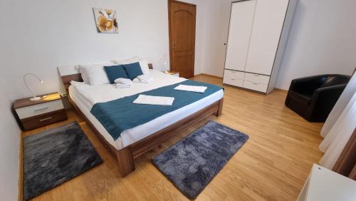 Three Oaks House | RORO Residence - 2 apartamente într-o vilă central