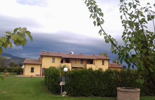 Latignano Apartment | ROSA apartment, up to 4 people NO KIDS LOCATION