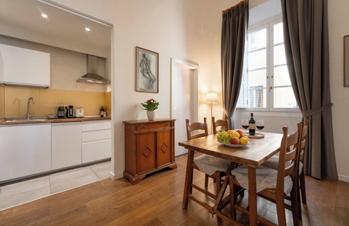 Duomo Apartment | Rosa Brandi Apartment - Palazzo D'Ambra Historical Residence