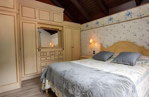 Vila Suzana House | Rosa Casa Jardim da Serra